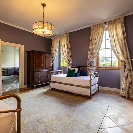 Topside House - Beautiful 7 Bedroom House With Hottub Wifi And Parking Near Bath Wells Frome Oakhill المظهر الخارجي الصورة