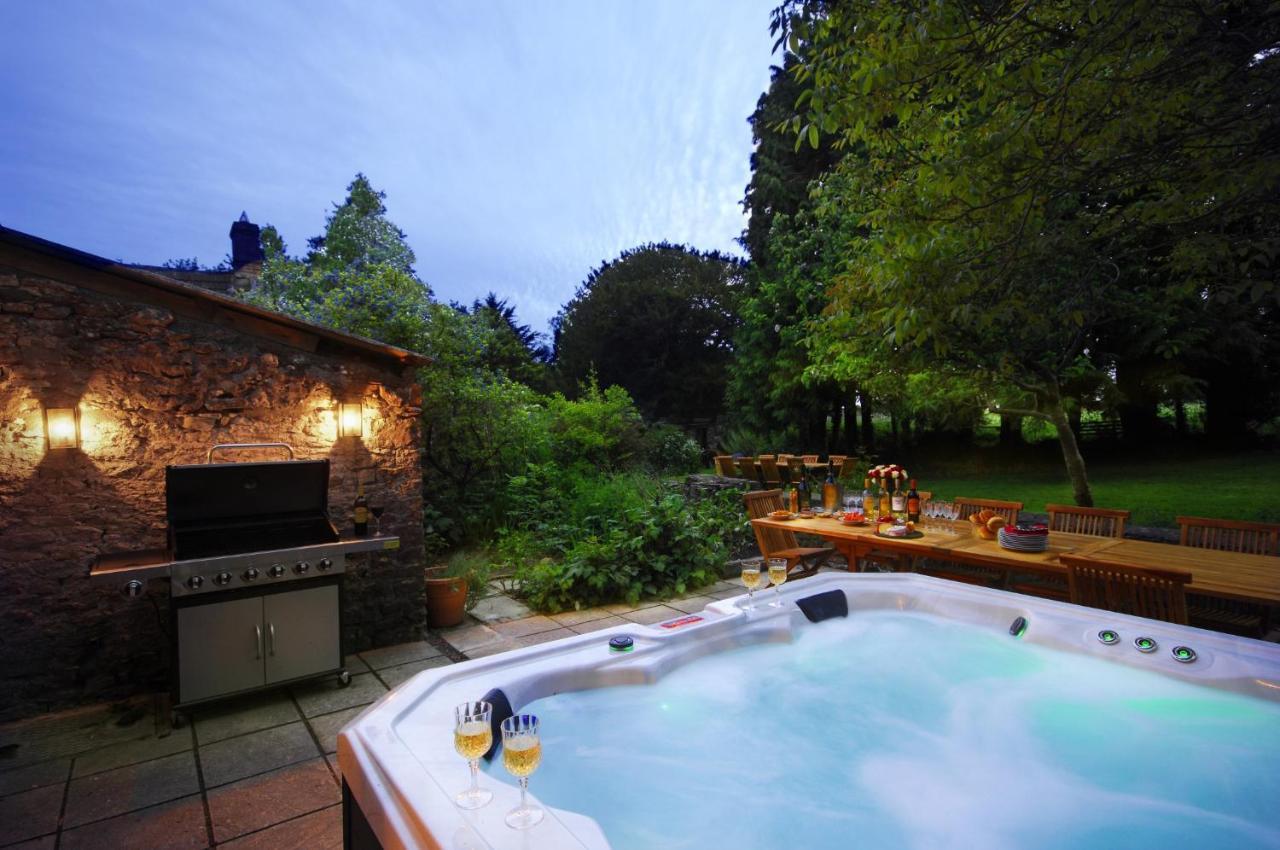 Topside House - Beautiful 7 Bedroom House With Hottub Wifi And Parking Near Bath Wells Frome Oakhill المظهر الخارجي الصورة