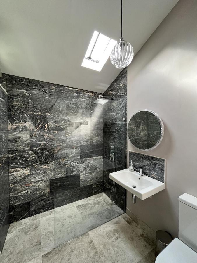 Topside House - Beautiful 7 Bedroom House With Hottub Wifi And Parking Near Bath Wells Frome Oakhill المظهر الخارجي الصورة