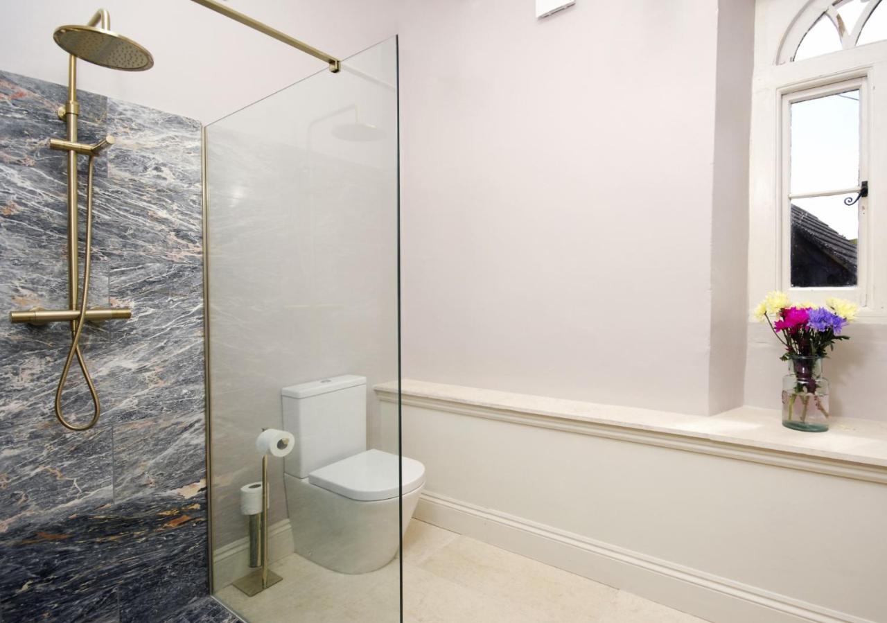 Topside House - Beautiful 7 Bedroom House With Hottub Wifi And Parking Near Bath Wells Frome Oakhill المظهر الخارجي الصورة
