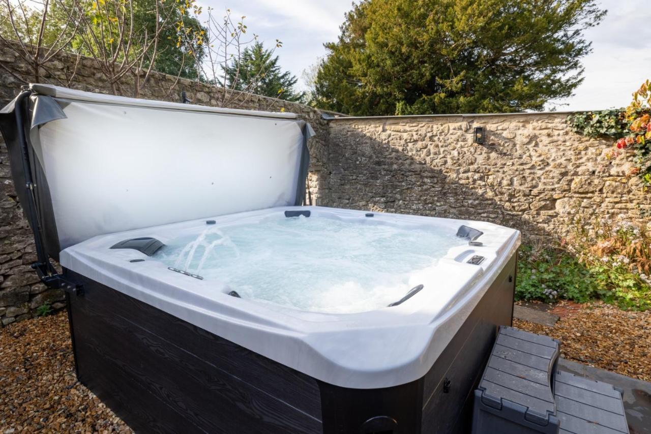 Topside House - Beautiful 7 Bedroom House With Hottub Wifi And Parking Near Bath Wells Frome Oakhill المظهر الخارجي الصورة